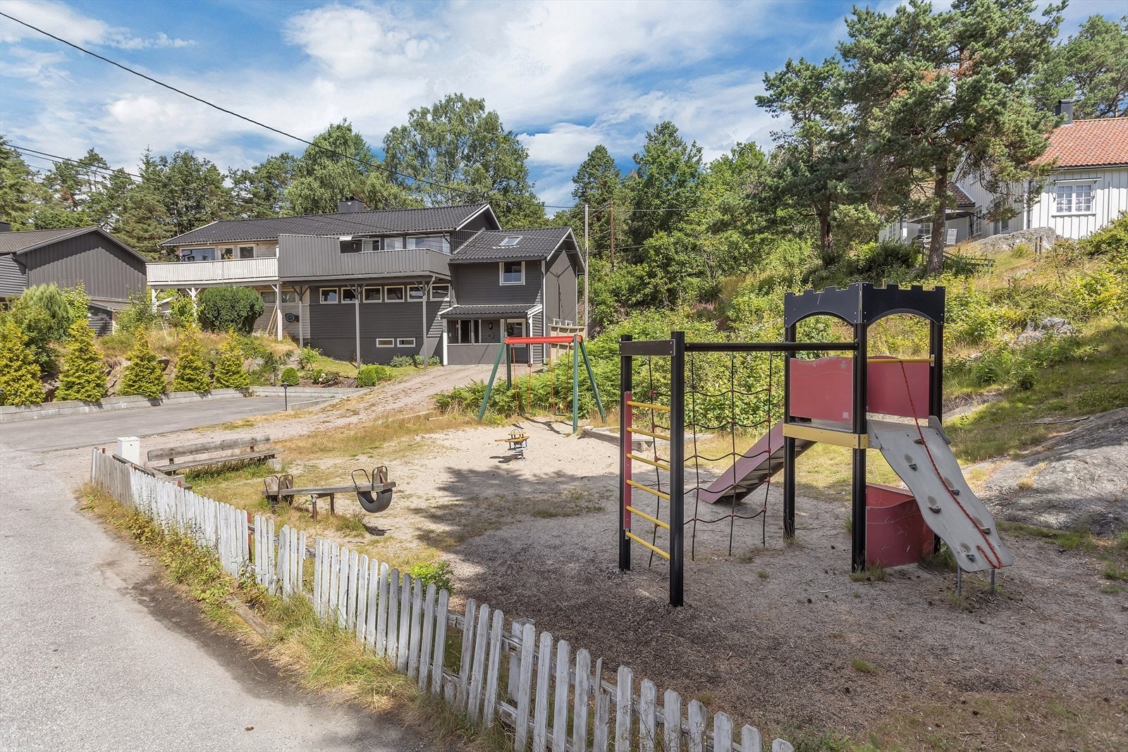 Svært barnevennlig og rolig gate. Galleribilde