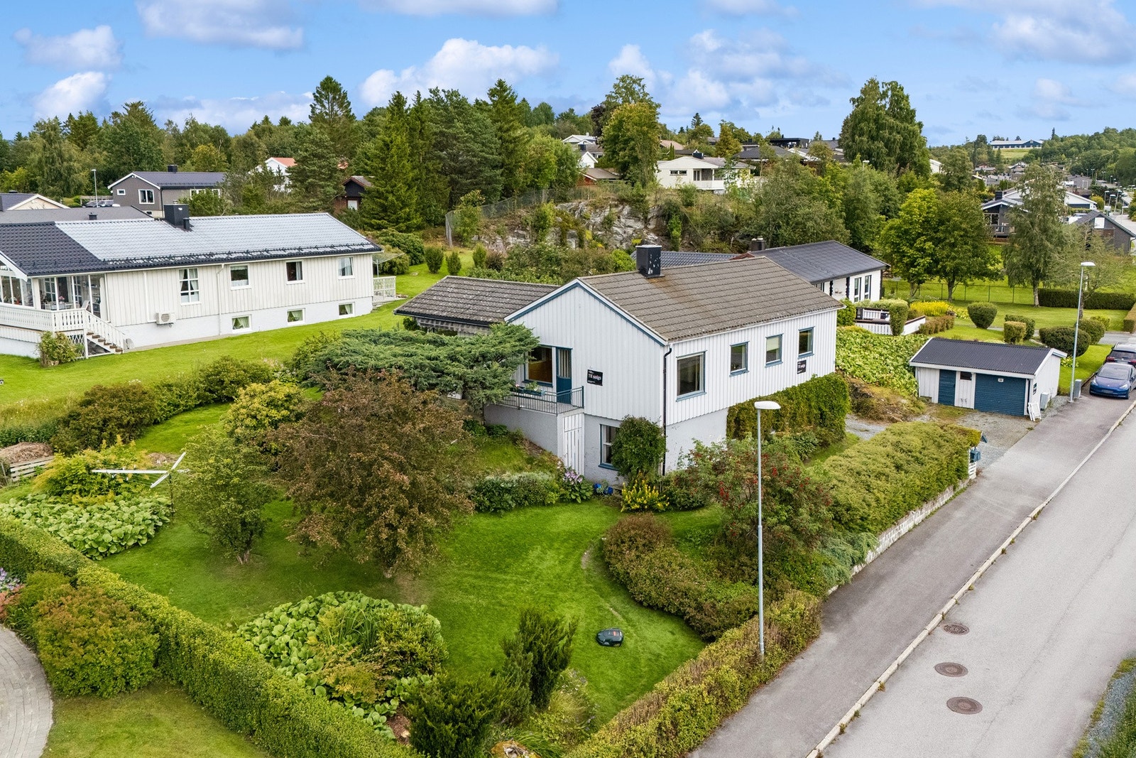 Velkommen til Brannanvegen 14 - en enebolig med sokkel og garasje Galleribilde