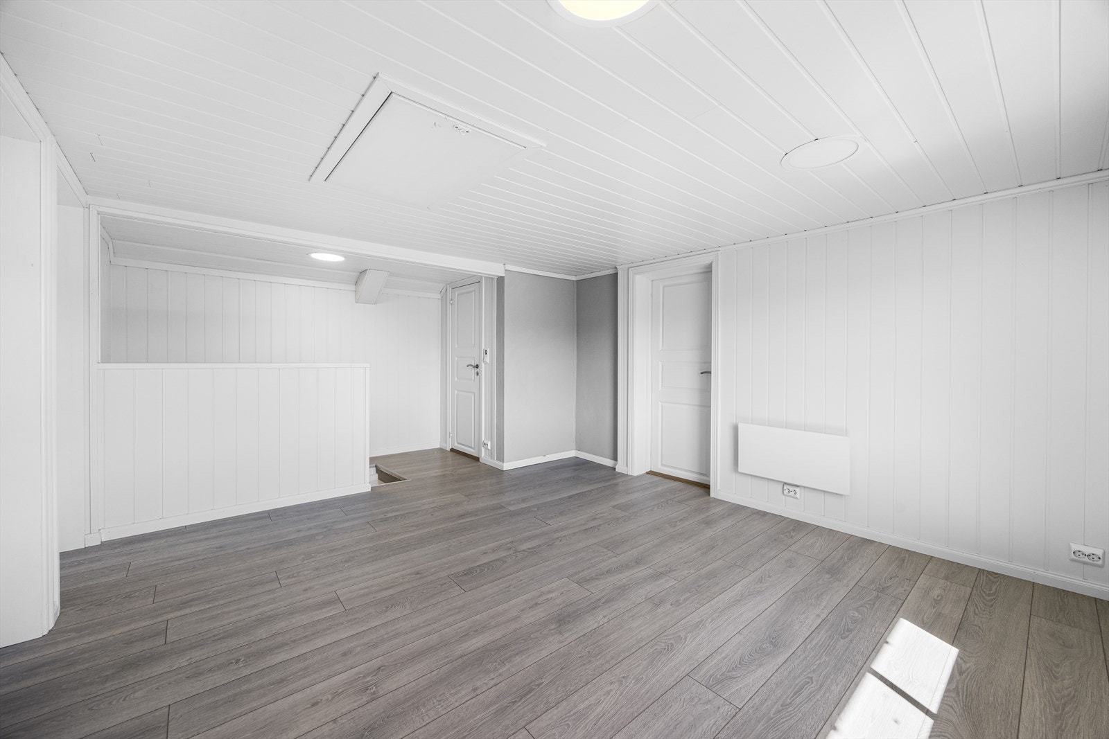 Loftstue. Galleribilde