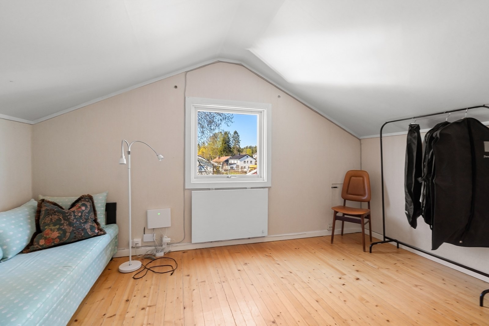 Innredet rom i loftsetasjen, se salgsoppgaven. Galleribilde