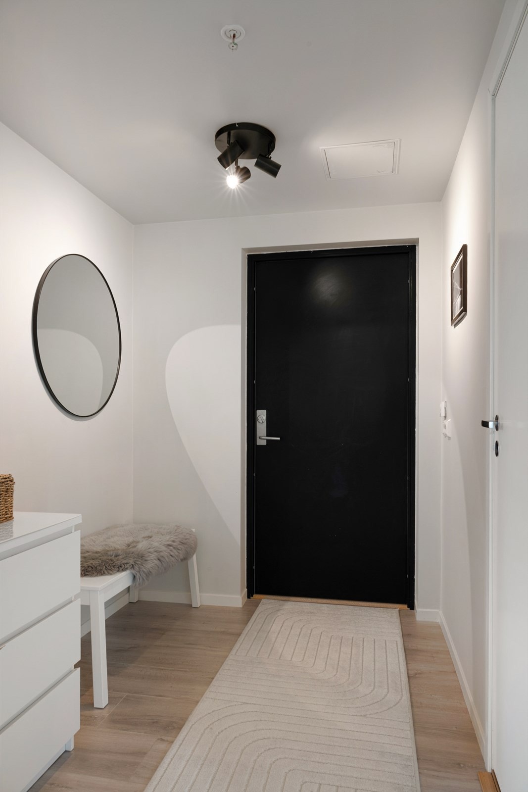Inngangsparti. Galleribilde