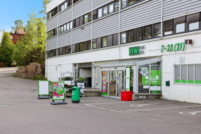 Kort vei til flere dagligvarebutikker. Galleribilde