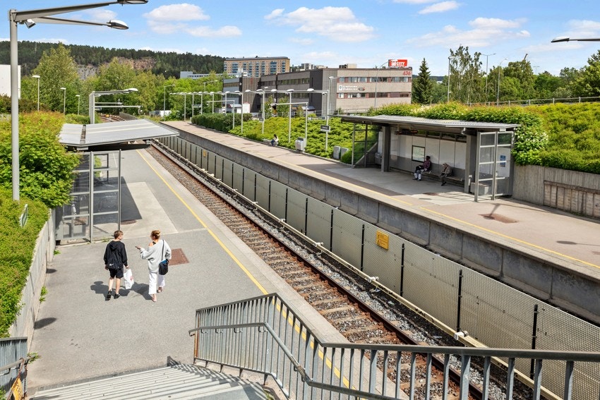 Nærhet til Ammerud og Grorud t-banestasjon med linje 4 og 5 Galleribilde