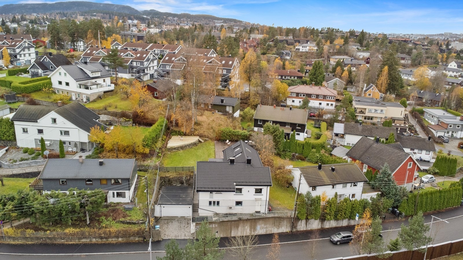 Eneboligen ligger på Gamle Stovner / Høybråten i et veletablert og rolig nabolag. Galleribilde