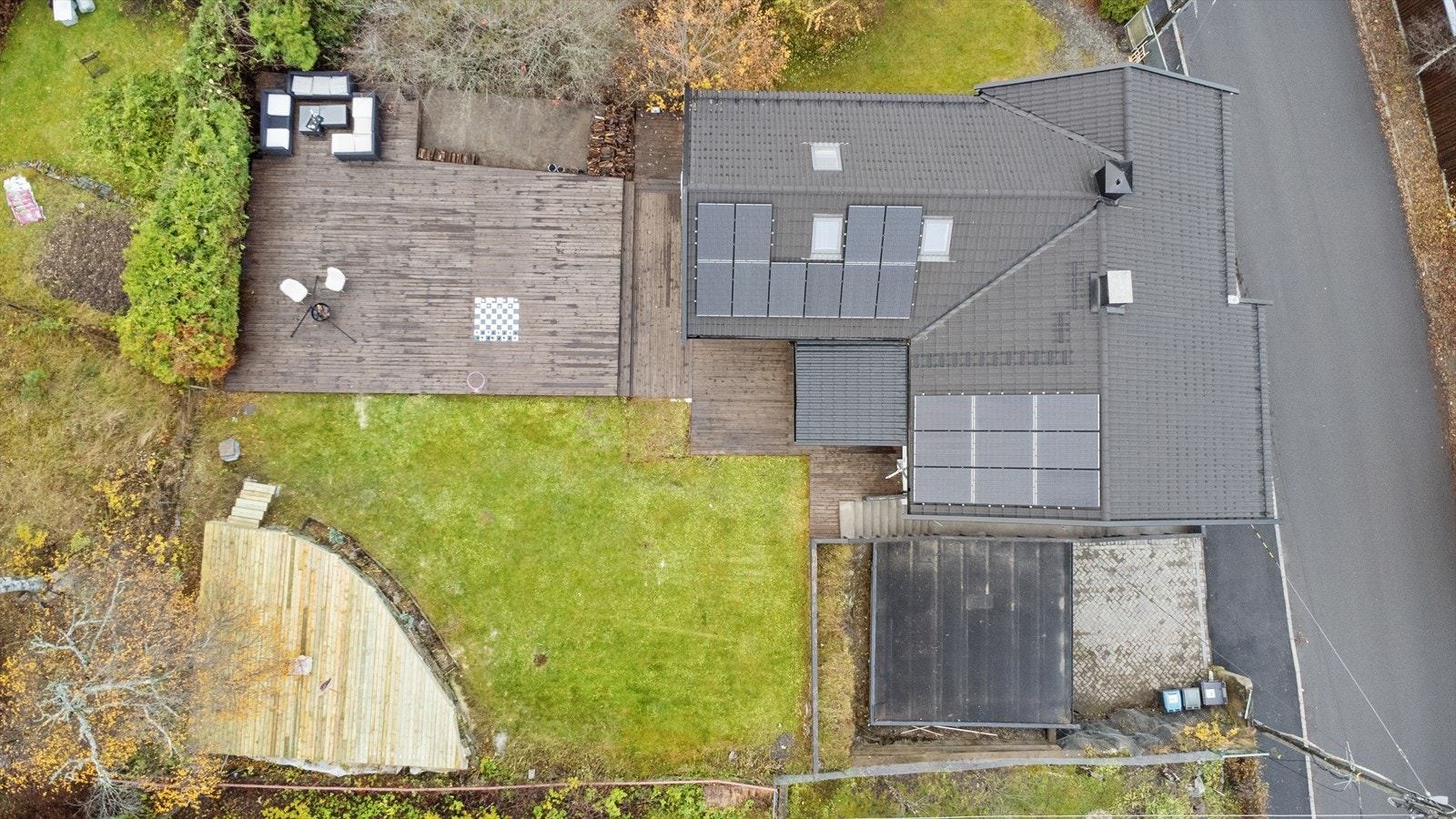 Boligen har store terrassearealer på totalt 140 m². Galleribilde
