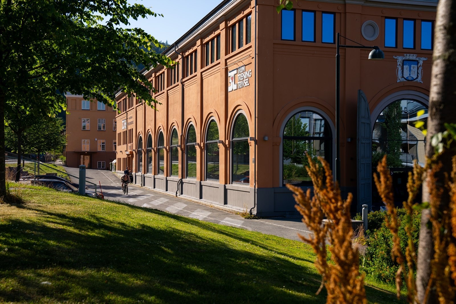 Rett ved vi treningssenteret 3T. Galleribilde