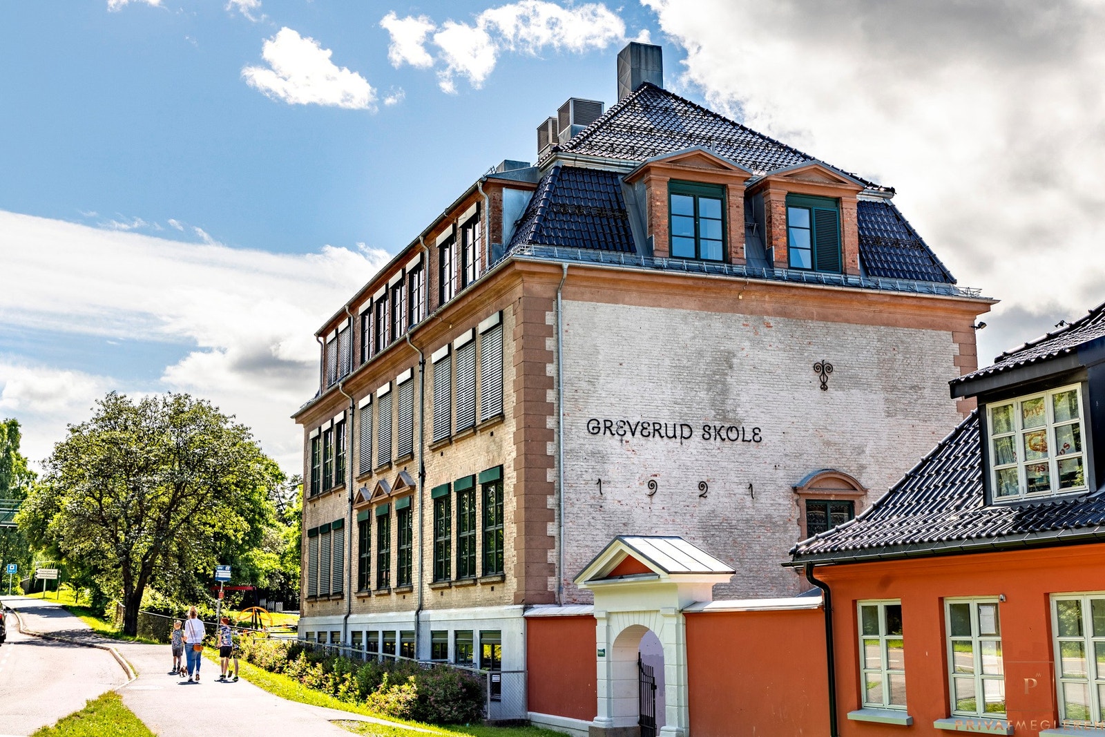 Fra eiendommen gangavstand til Greverud barneskole. Galleribilde