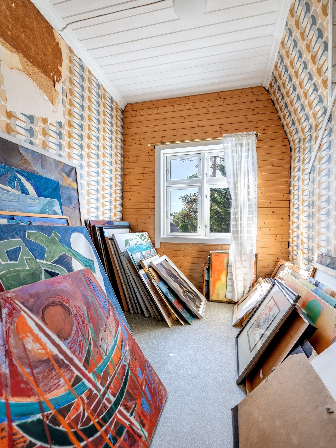 I tillegg har boligen et eget kontor, perfekt for dager med hjemmekontor. Galleribilde