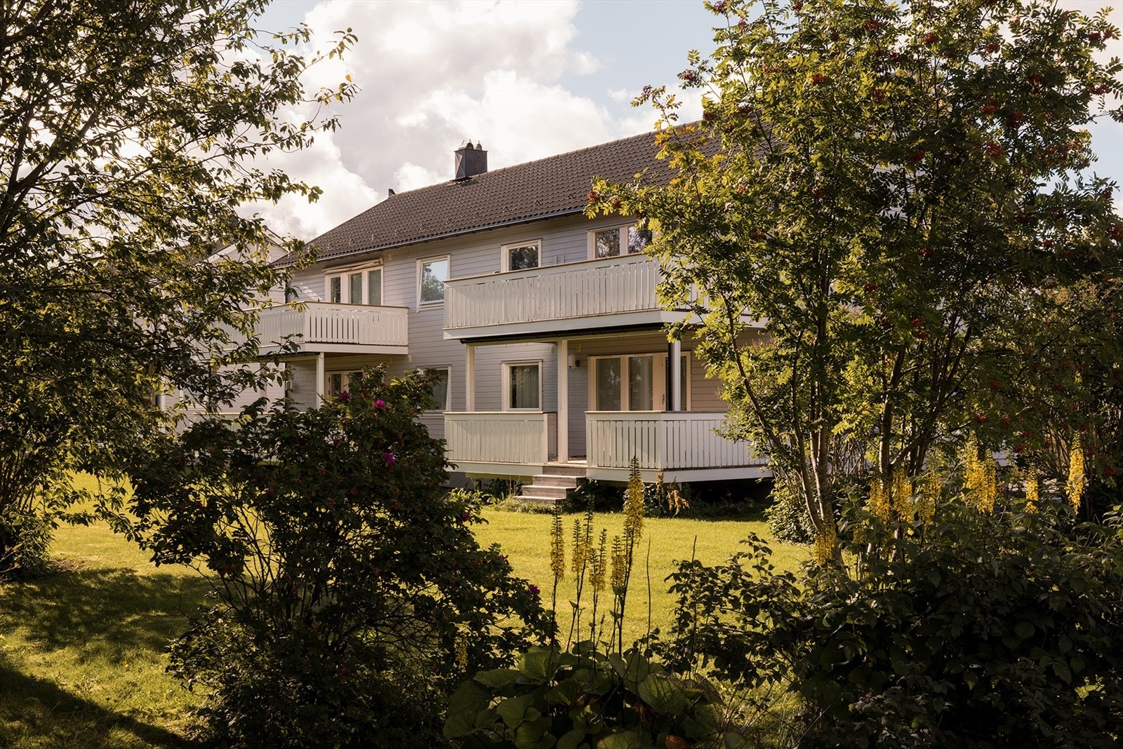 Bygget er betydelig oppgradert med ny drenering med utvendig knottplast mot muren i 2021. Ny utvendig bordkledning, vindsperre, og en del av vinduene ble skiftet ut i 2015. Galleribilde