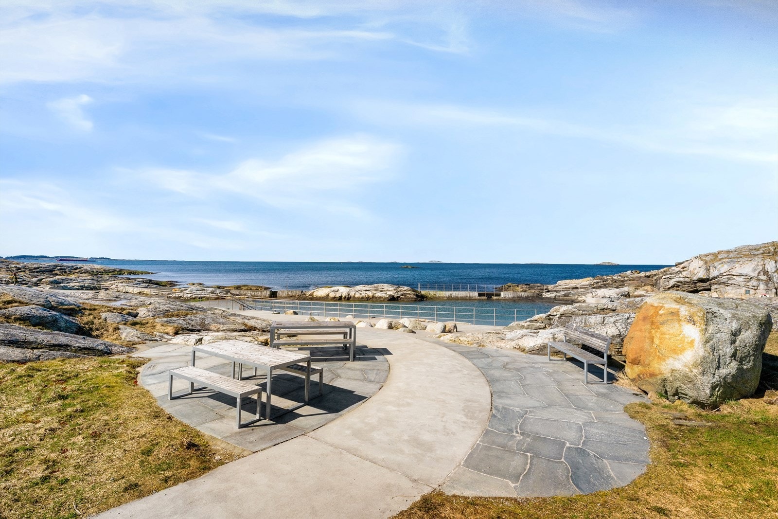 Sjøbadet på Myklebust Galleribilde