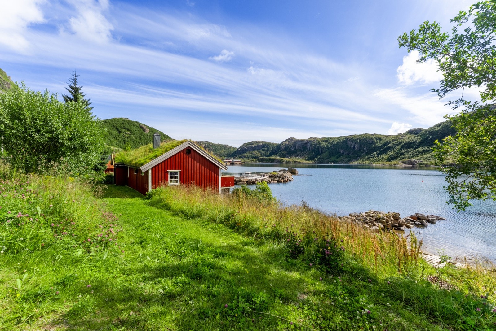 En idyllisk beliggenhet for deg som søker ro og naturopplevelser. Galleribilde
