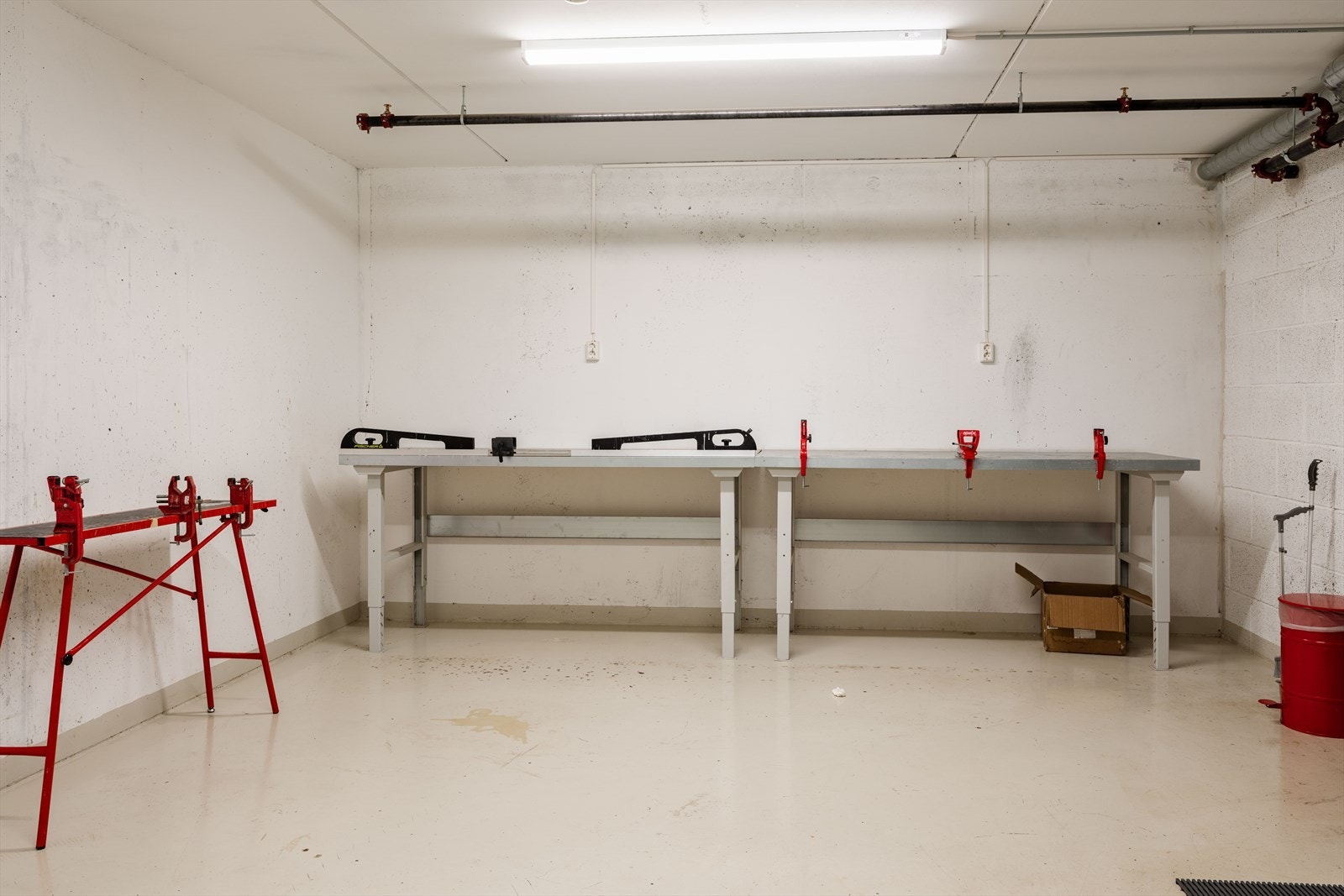 Felles bod tilrettelagt med sykkelvask, verksted og smørestasjon. Galleribilde