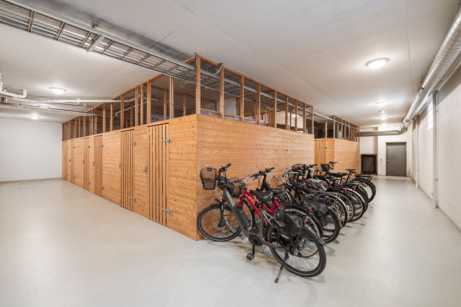 Sykkelparkering i underetasjen Galleribilde