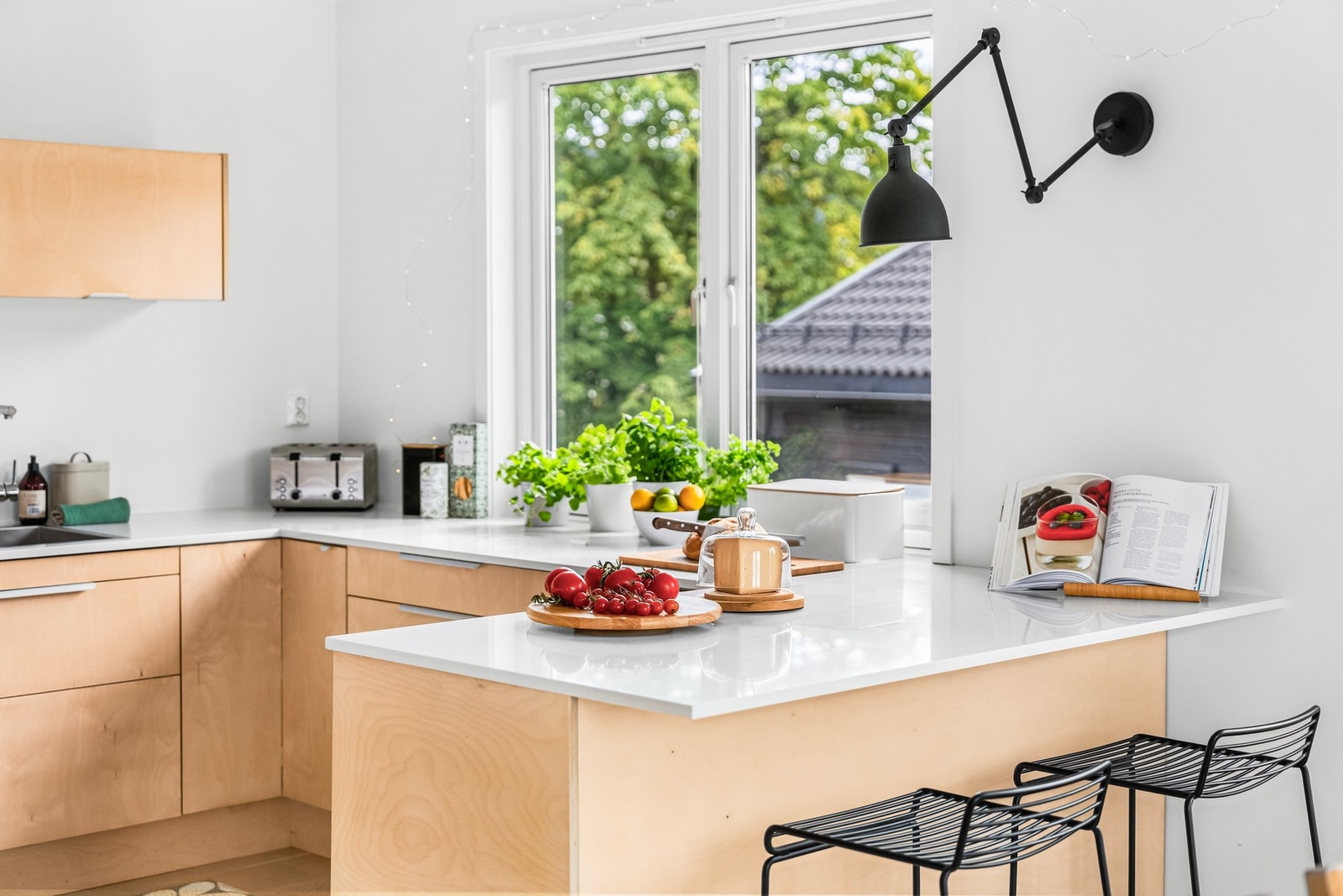 En sosial løsning med barkrakker. Galleribilde