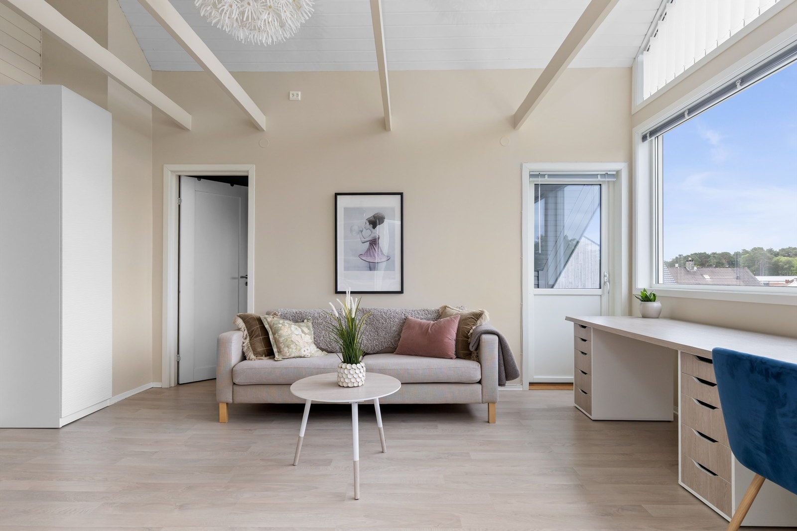 Fra loftstuen er det utgang til to balkonger. Galleribilde