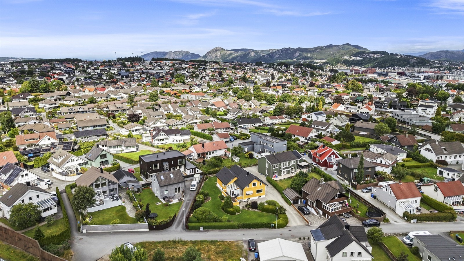 Gangavstand til turstier i Sandvedparken. Galleribilde