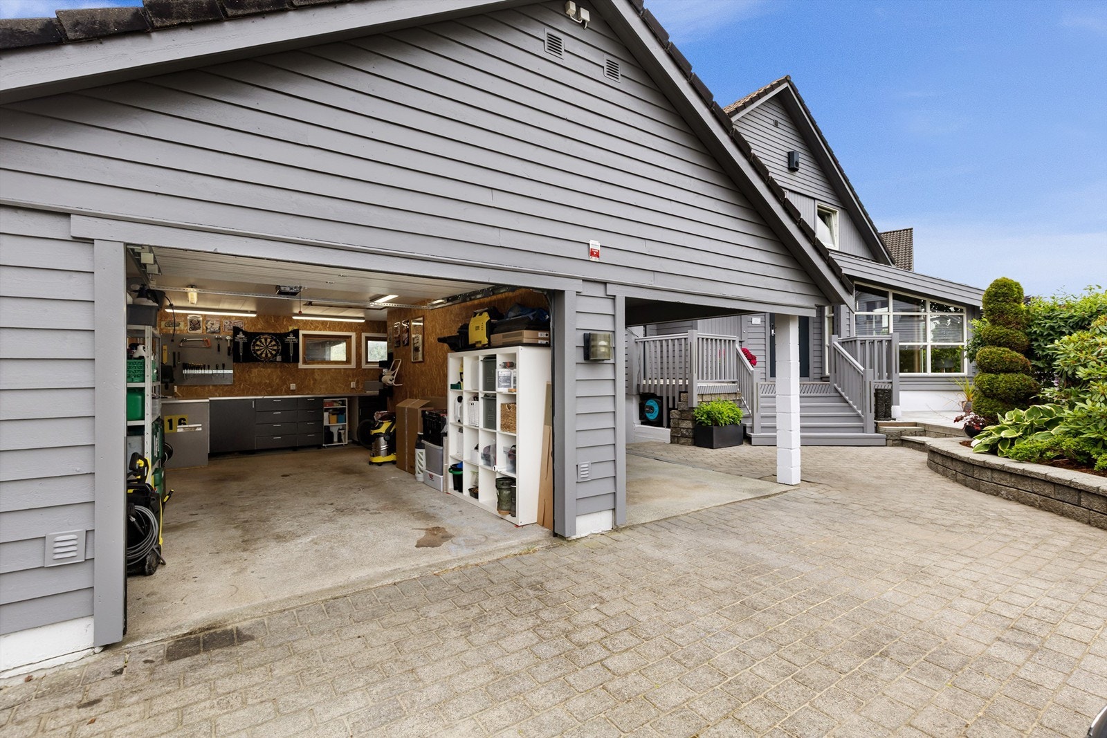 Garasje og carport. Galleribilde