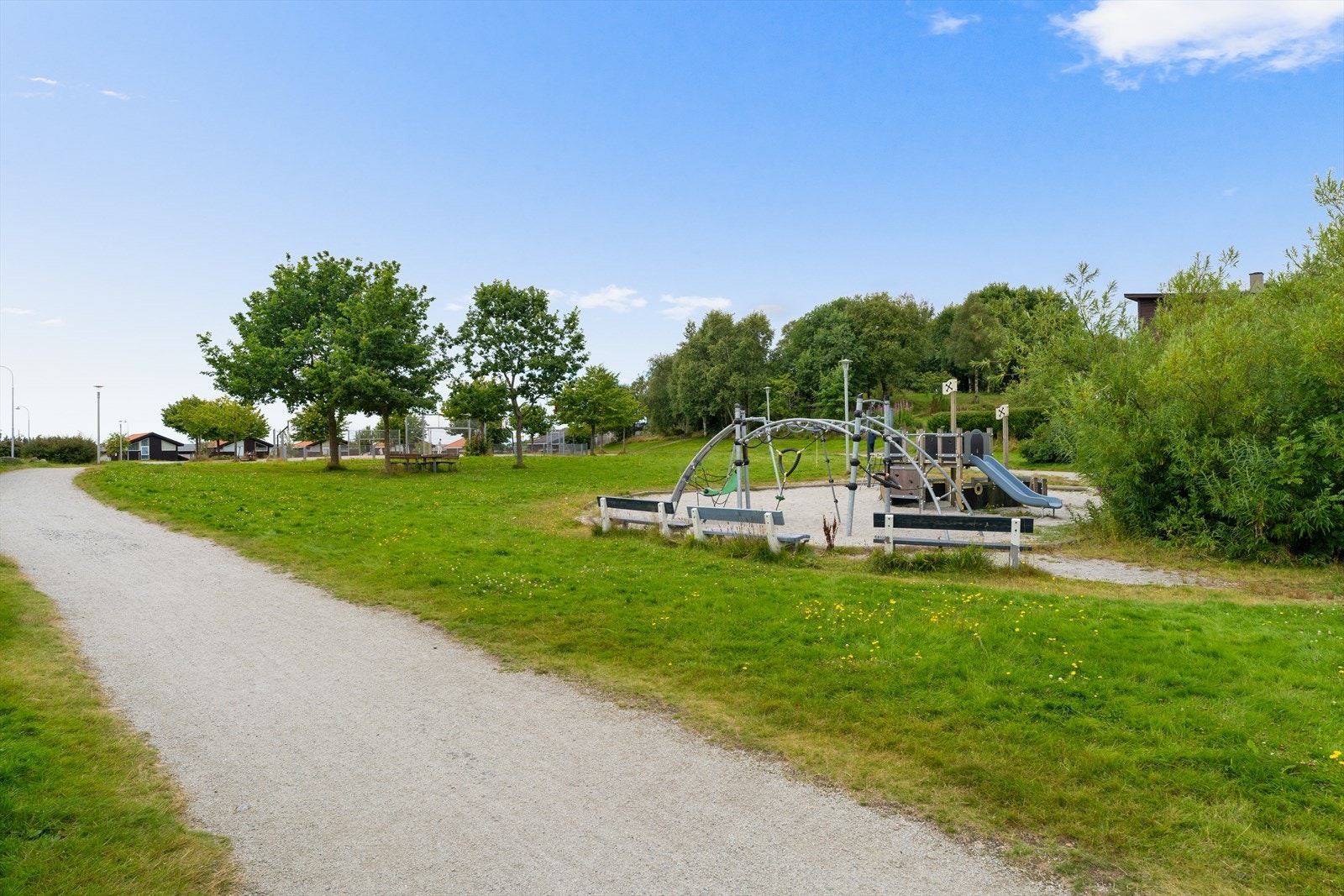 Nærområdet byr på flere lekeplasser og grøntområder for store og små. Galleribilde