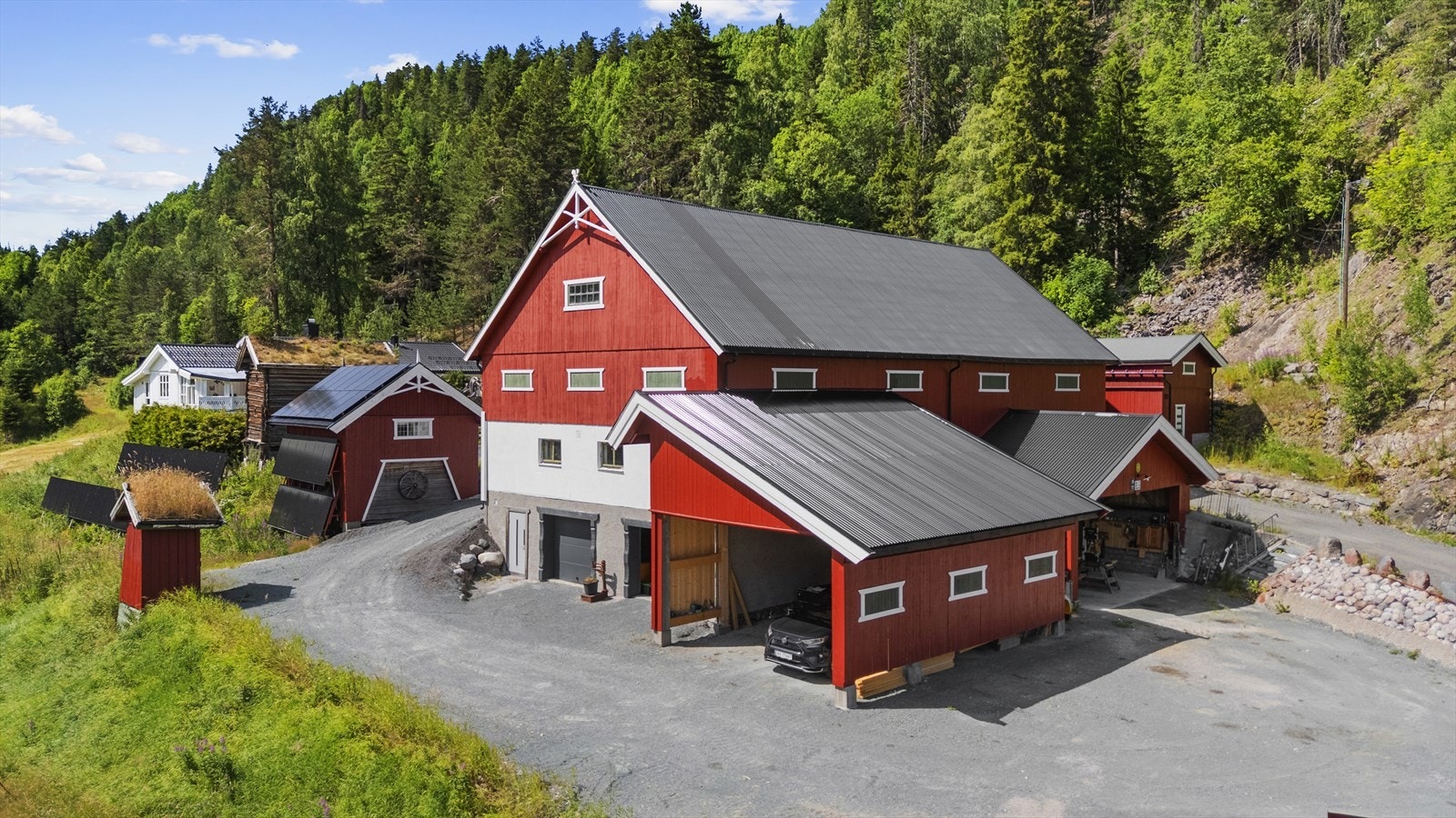 Gravalid er en innholdsrik landbrukseiendom med flott og usjenert beliggenhet på Seljordshei, omgitt av vakker natur, skog og kulturlandskap. Galleribilde