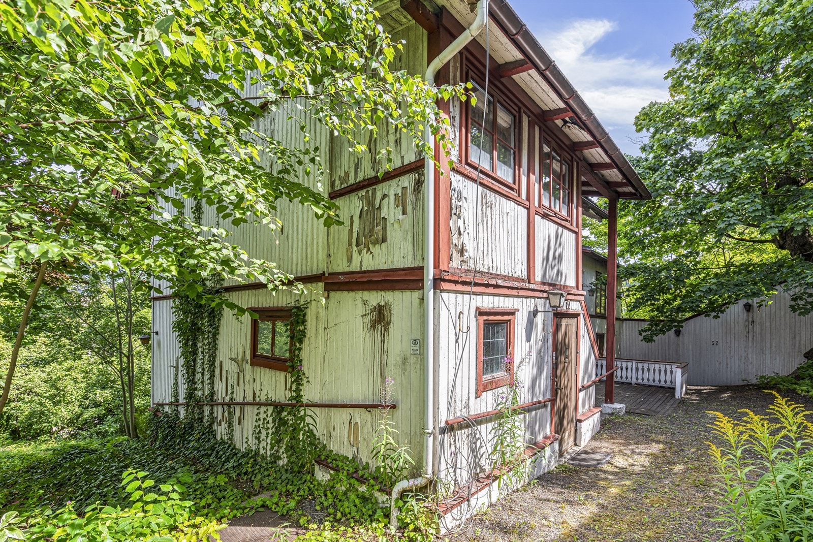 Fasade ved inngangsparti Galleribilde