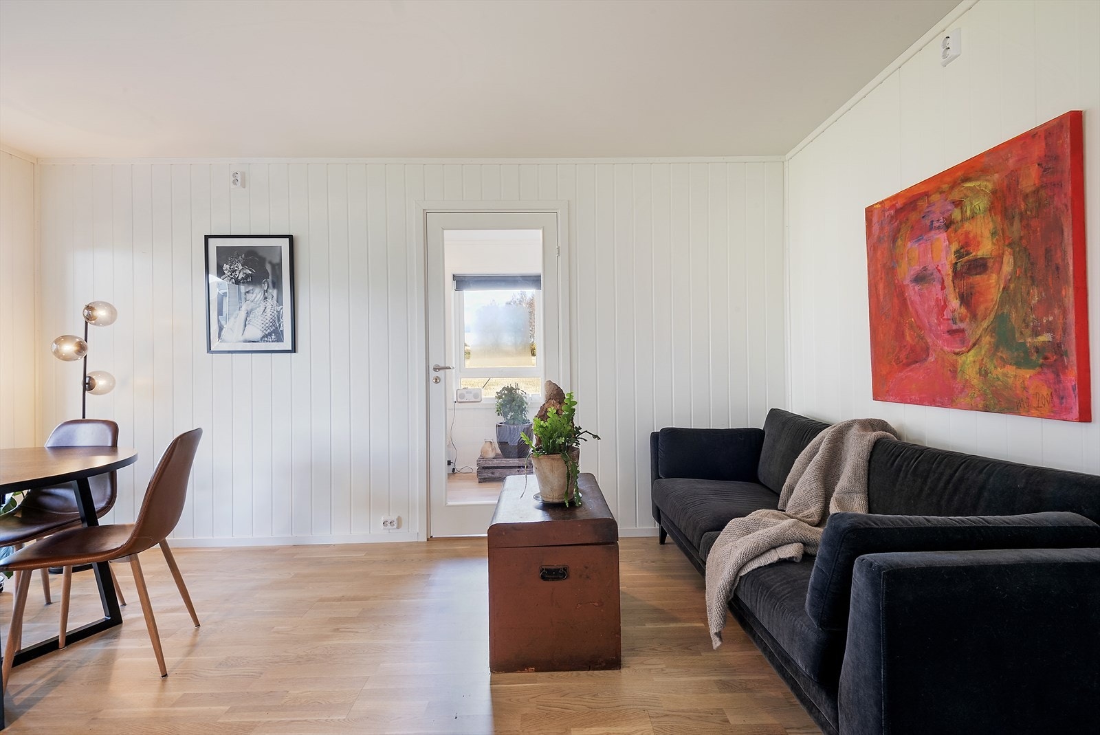 God plass til både sofaenkrok og spisestue. Galleribilde