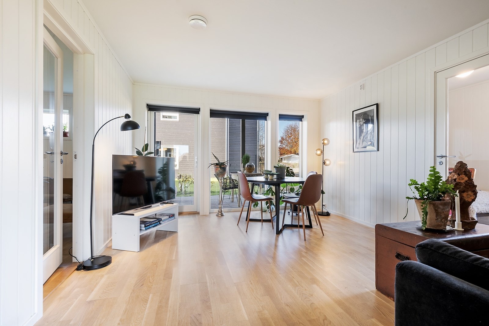 Lys og luftig stue. Galleribilde