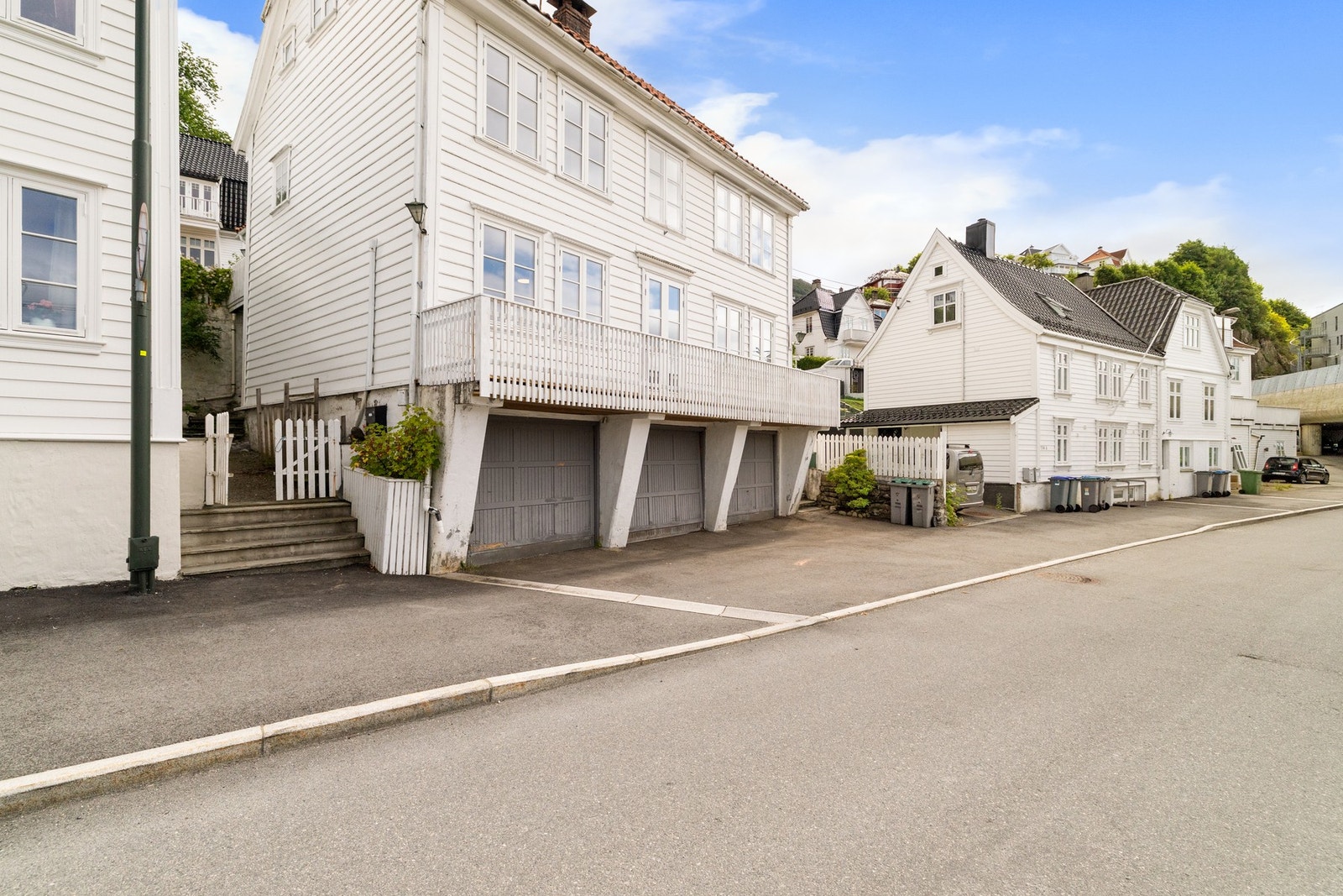 Utleiedelen har separat inngangsparti på nordsiden av huset Galleribilde