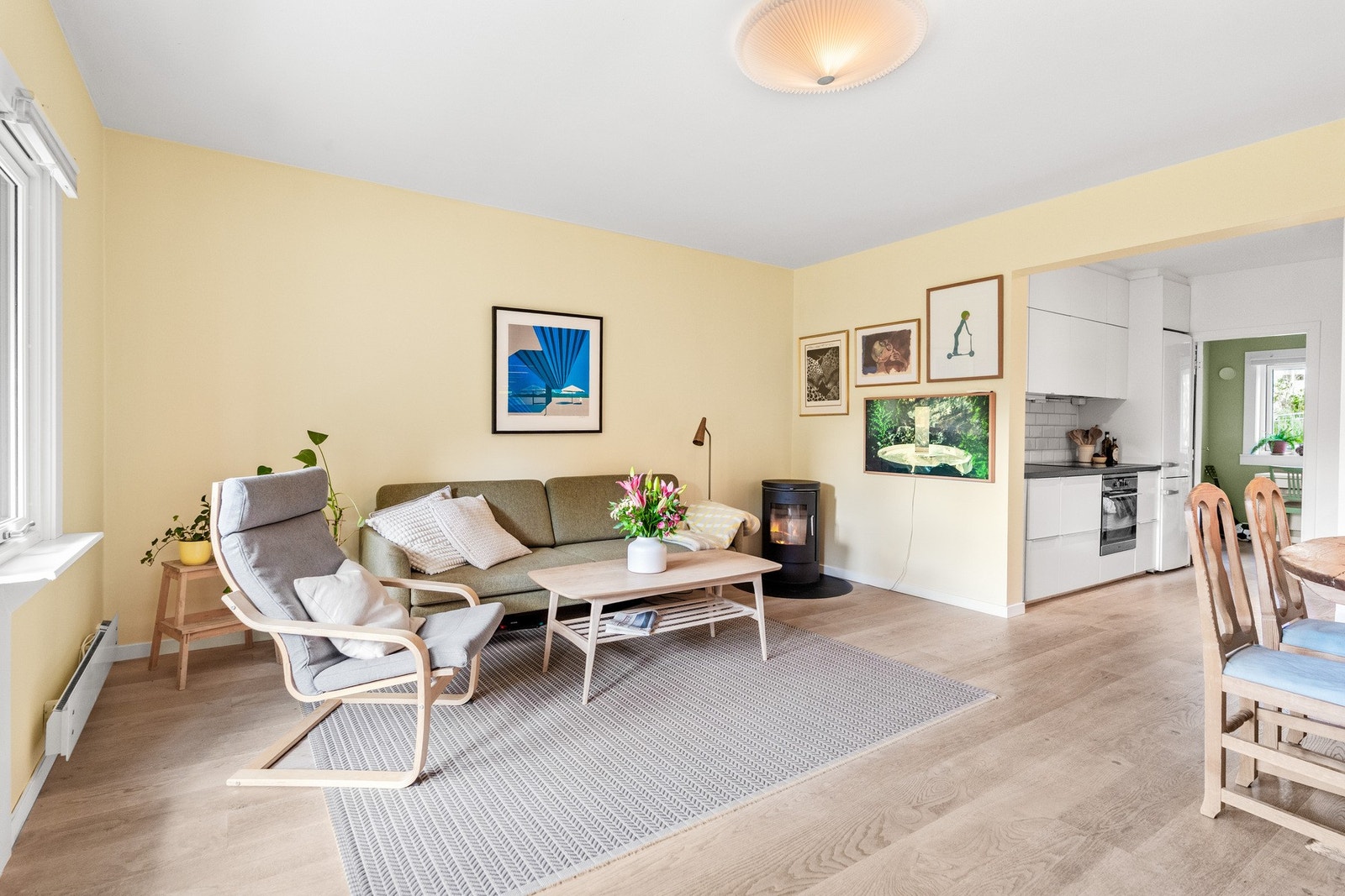 Stue med peis. Galleribilde