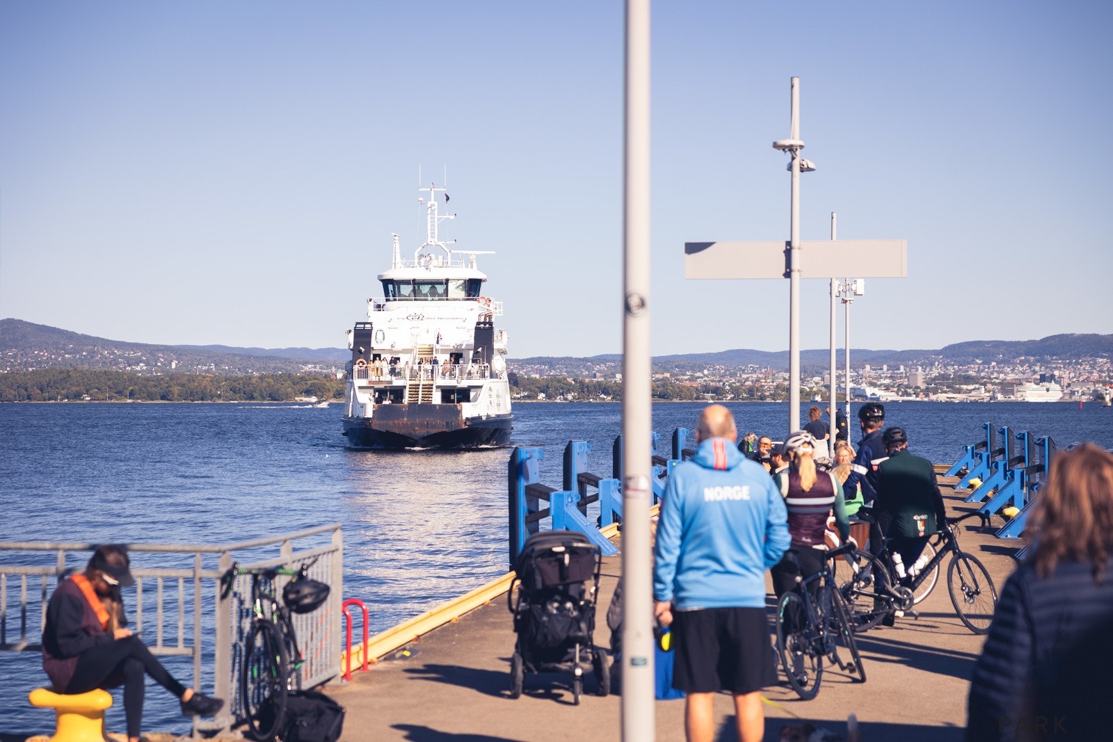 Båten tar deg til Aker Brygge på ca. 20 minutter og Lysaker på ca. 8 minutter. Galleribilde