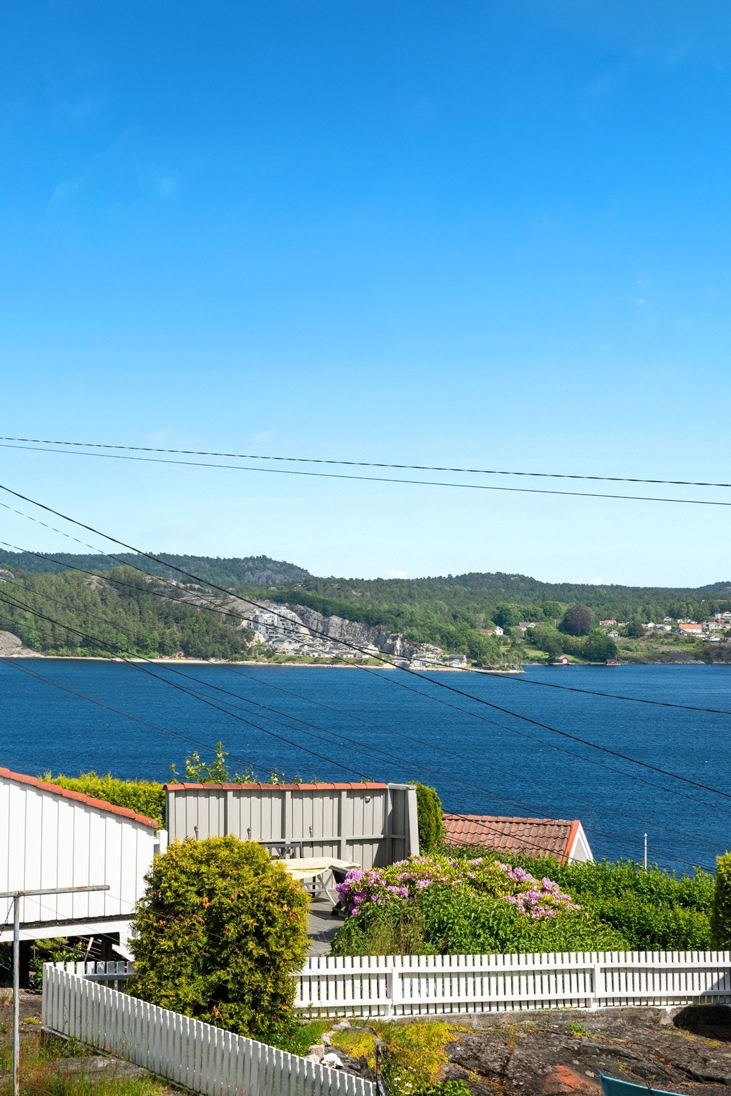 Utsikt mot Bærøfjorden. Galleribilde