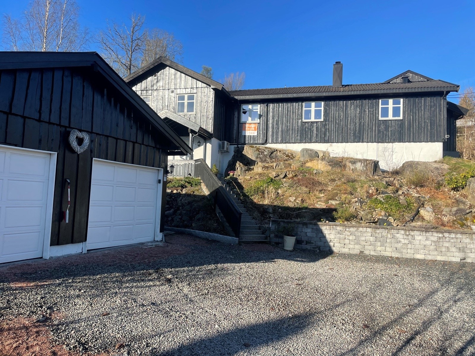 Garasje og fasade Galleribilde