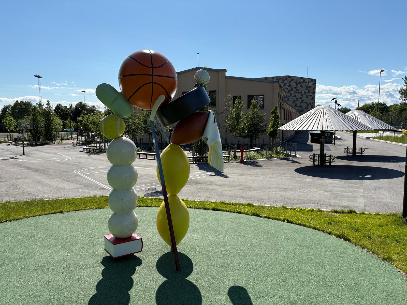 Lekeplass på Voldsløkka skole. Galleribilde