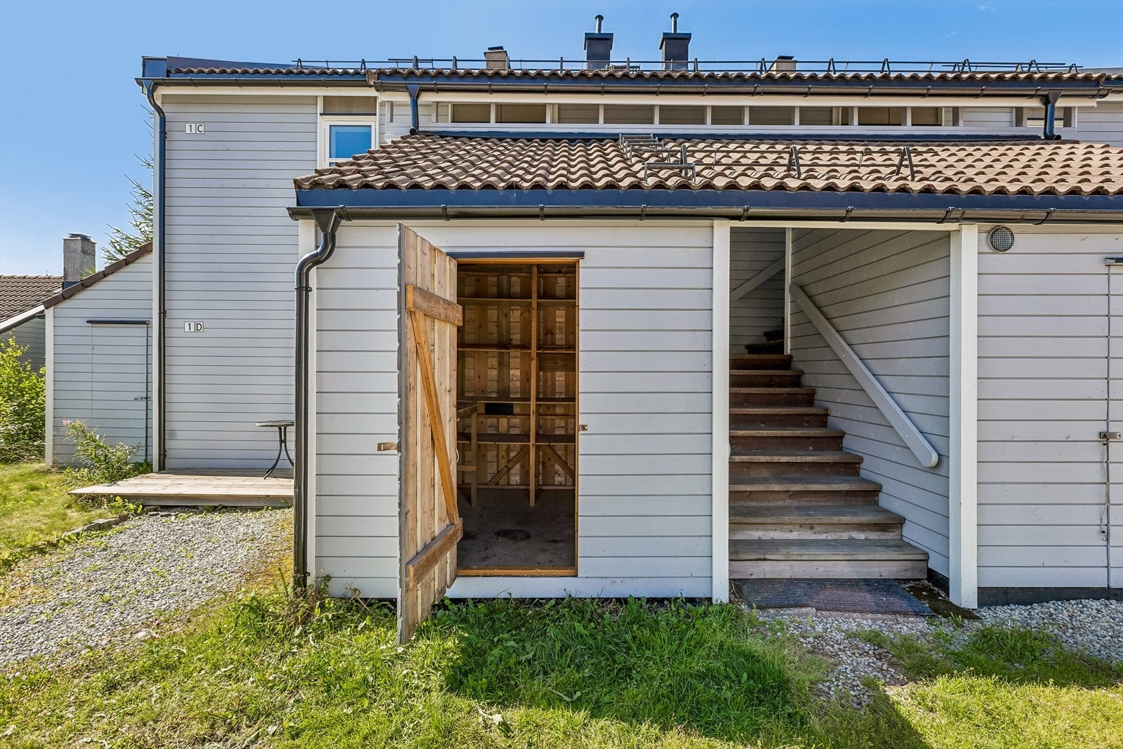 Leiligheten disponerer en utvendig bod på nesten 6 m² for ekstra lagring. Galleribilde