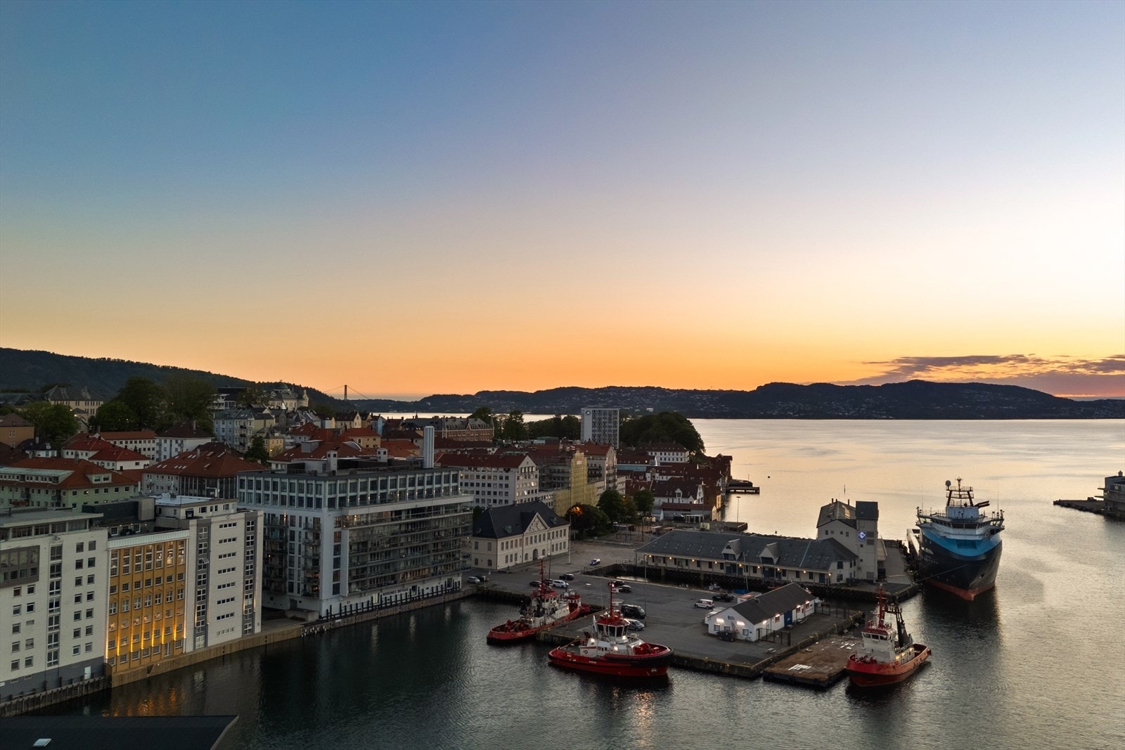 Det er ikke uten grunn at navnet Nordnesrepublikken har oppstått om halvøyen Nordnes. Her bor man med den perfekte kombinasjonen av kort vei til natur, sjø og byliv. Galleribilde