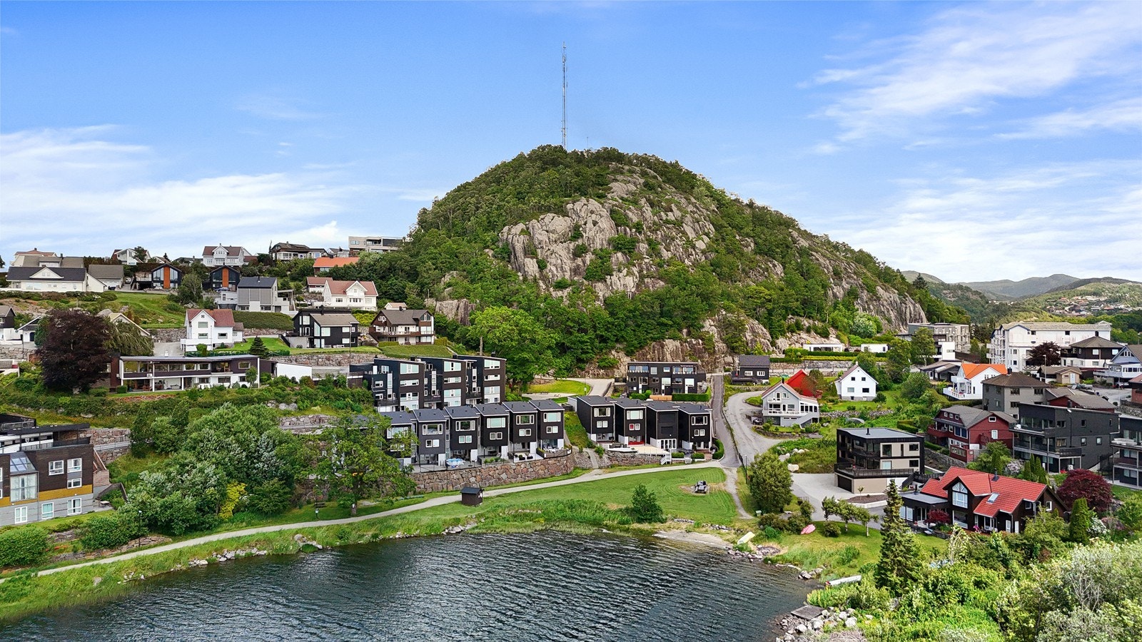 Her finner man gode muligheter for turgåing, rekreasjon og friluftsliv året rundt. Galleribilde