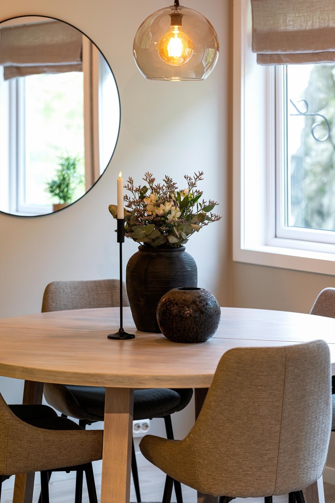Spiseplass på kjøkken. Galleribilde