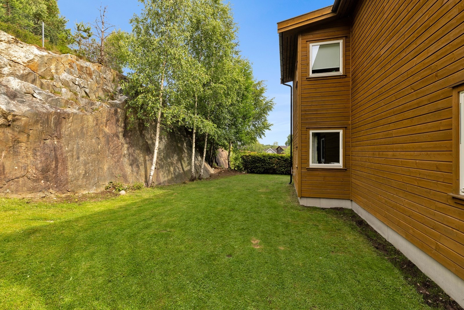 Her er det plass til trampoline og lek. Galleribilde