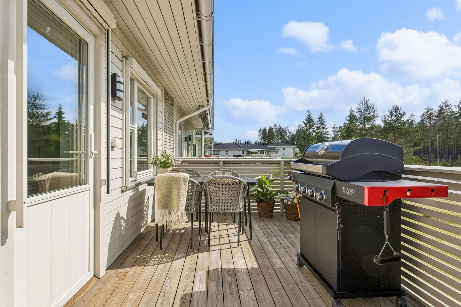 Veranda vestvendt. Galleribilde