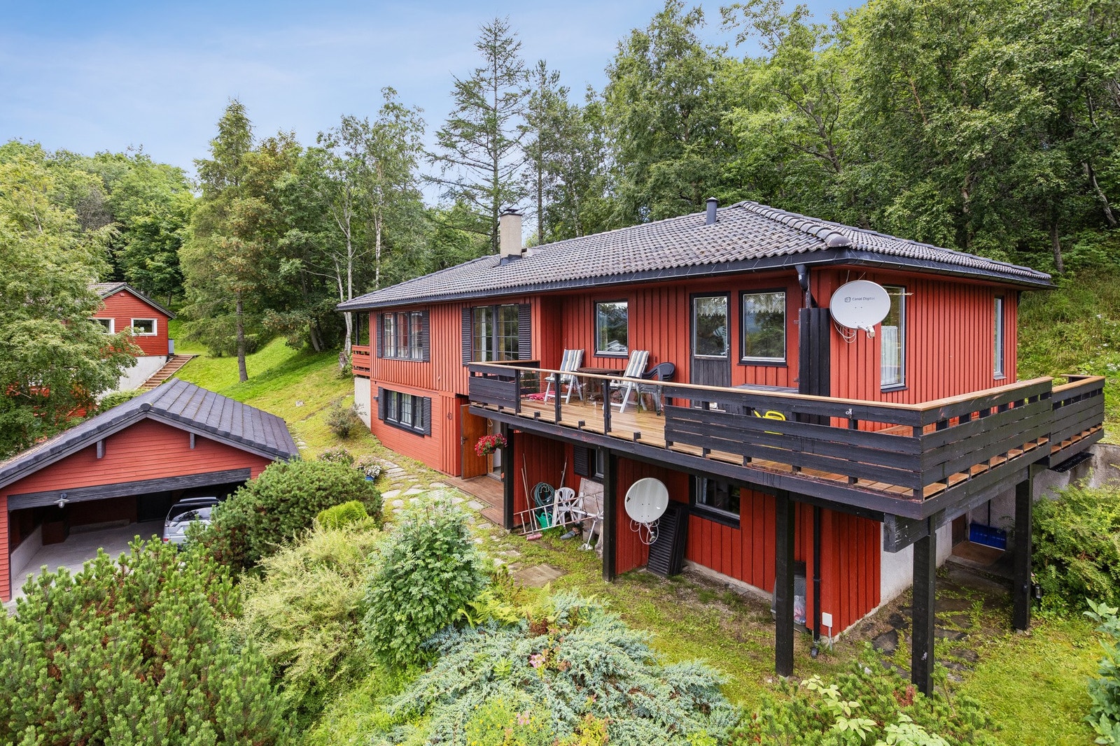EIE eiendomsmegling v/ Julie Marie Vollan Brennvik ønsker velkommen til Høyeggen 43! Foto: EFKT foto ved Robin Syrstad Galleribilde