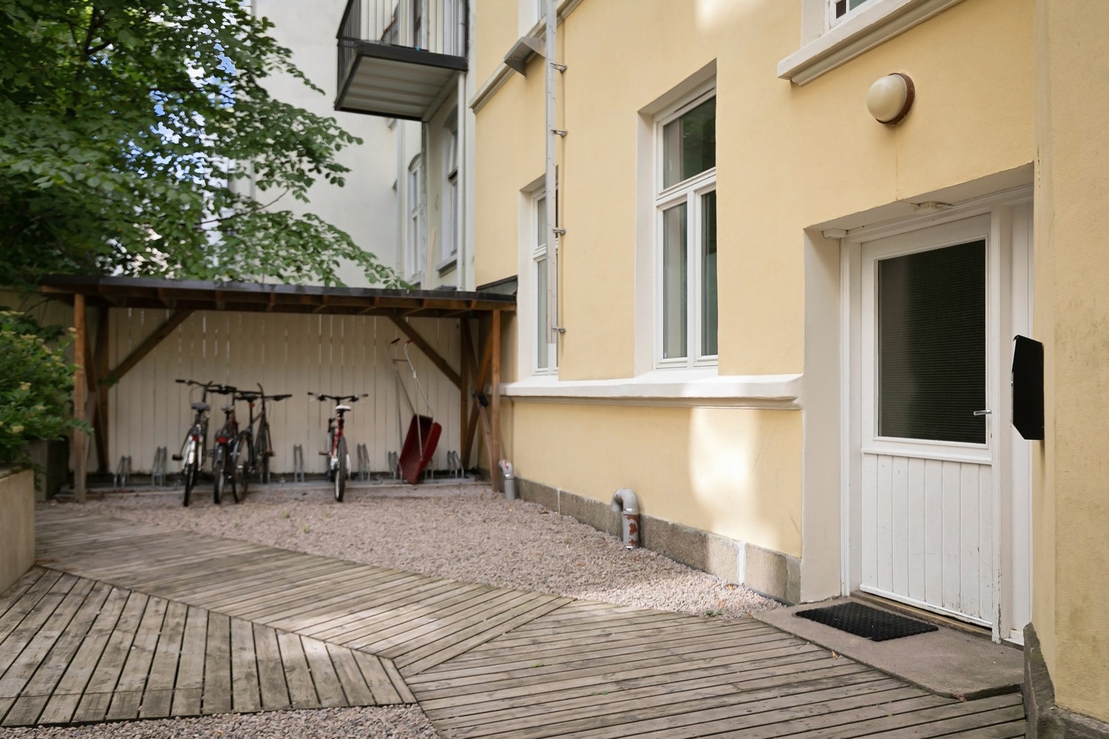 Hyggelig bakgård til glede for borettslagets beboere Galleribilde
