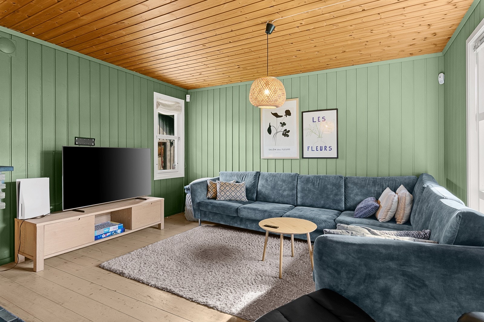 Romslig og trivelig stue Galleribilde