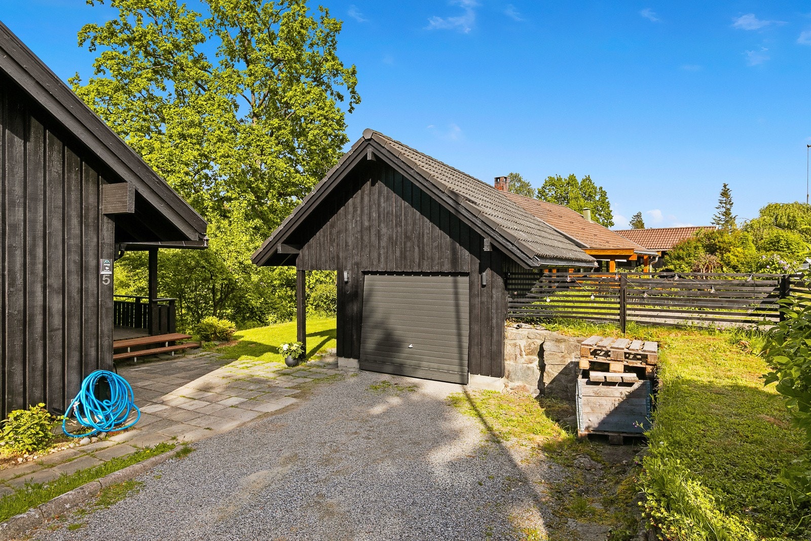 Gruset innkjørsel Galleribilde