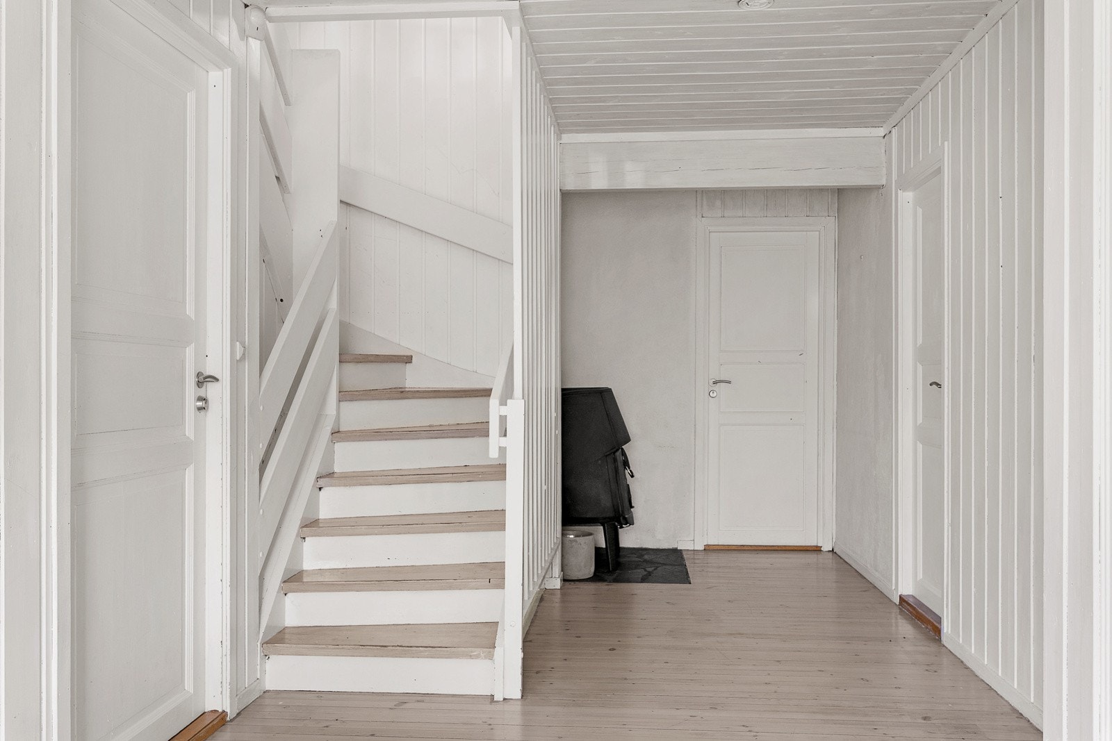 Trapp til 1. etasje Galleribilde