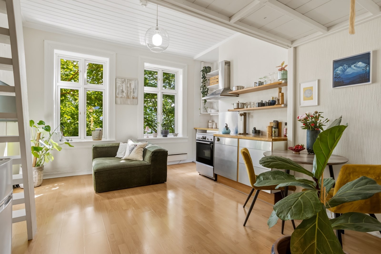 Nana Badu v/ DNB Eiendom har gleden av å presentere Sverdrups gate 1B! - Lys og moderne leilighet med hems. Galleribilde