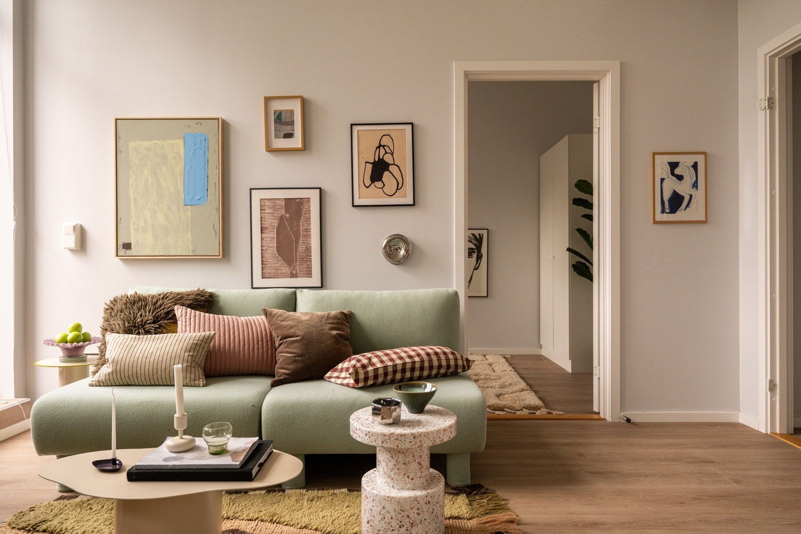 Leiligheten har balansert ventilasjon som sørger for et sunt og godt inneklima gjennom hele året. Galleribilde
