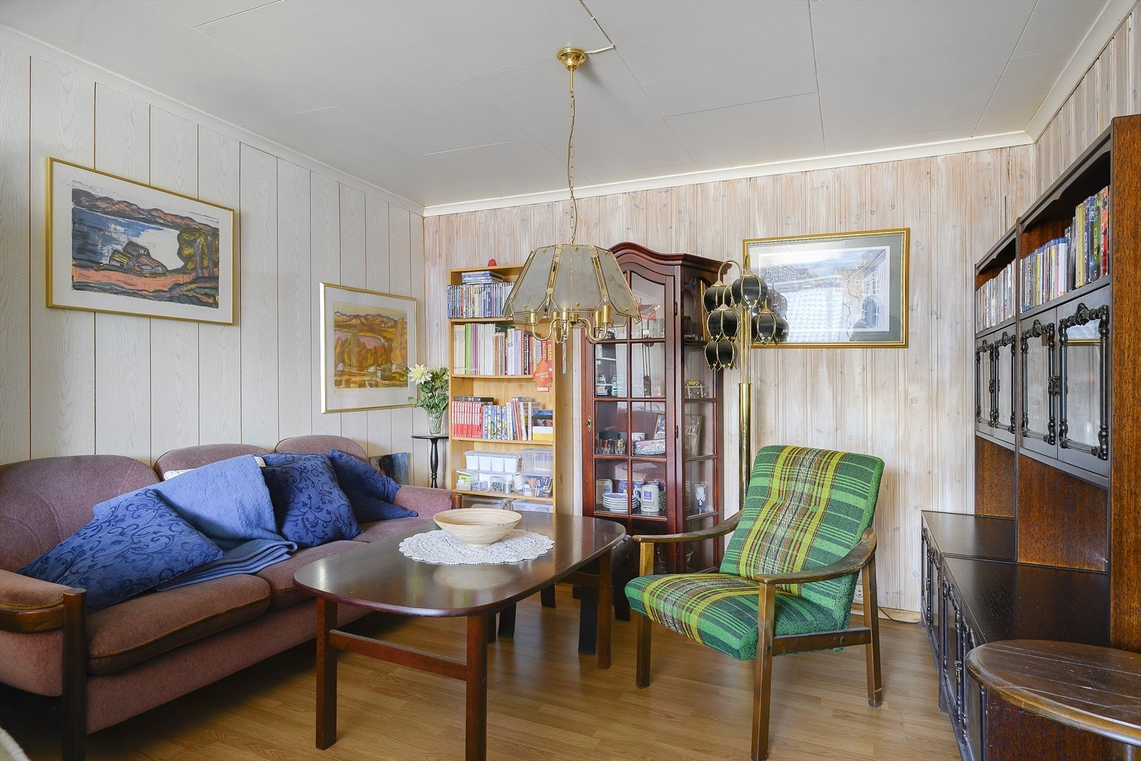 God plass til sofagruppe i stuen. Galleribilde
