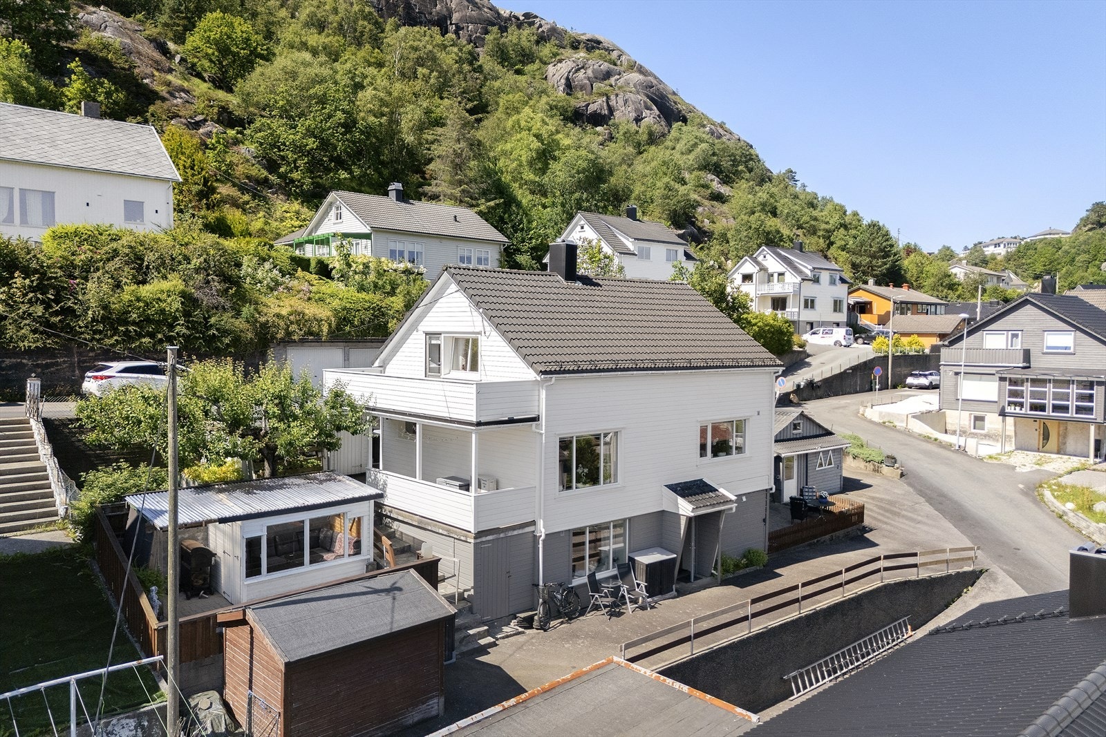 Boligens taktekking er av betongtakstein fra 2010. Galleribilde