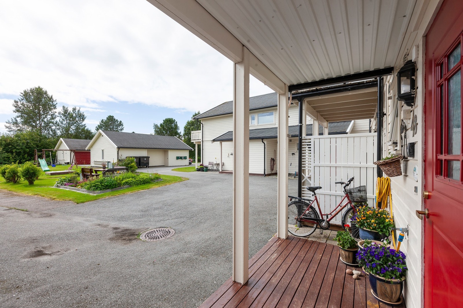 Overbygget inngangsparti. Galleribilde