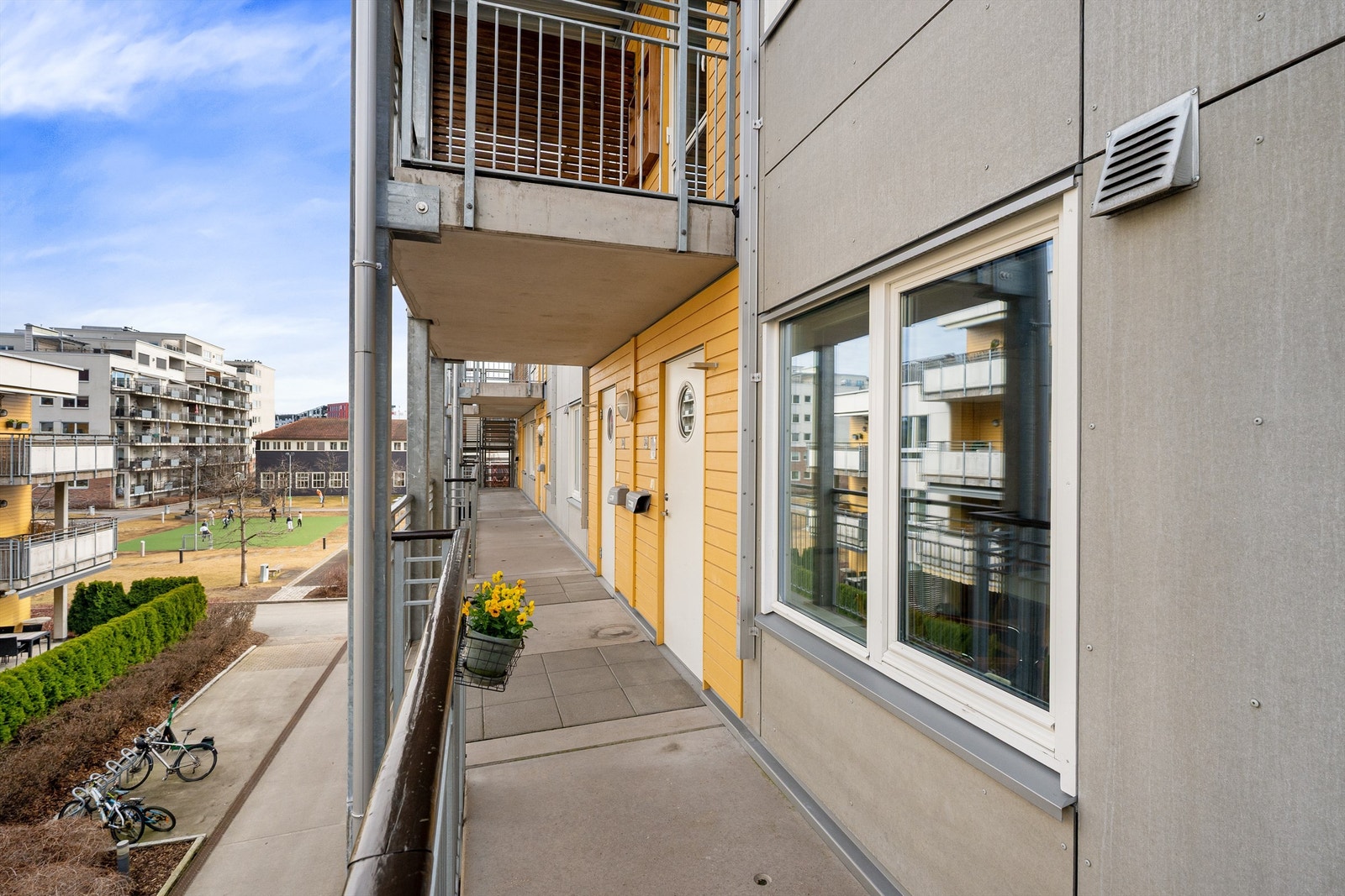 Leiligheten ligger i byggets 3. og 4.etasje Galleribilde