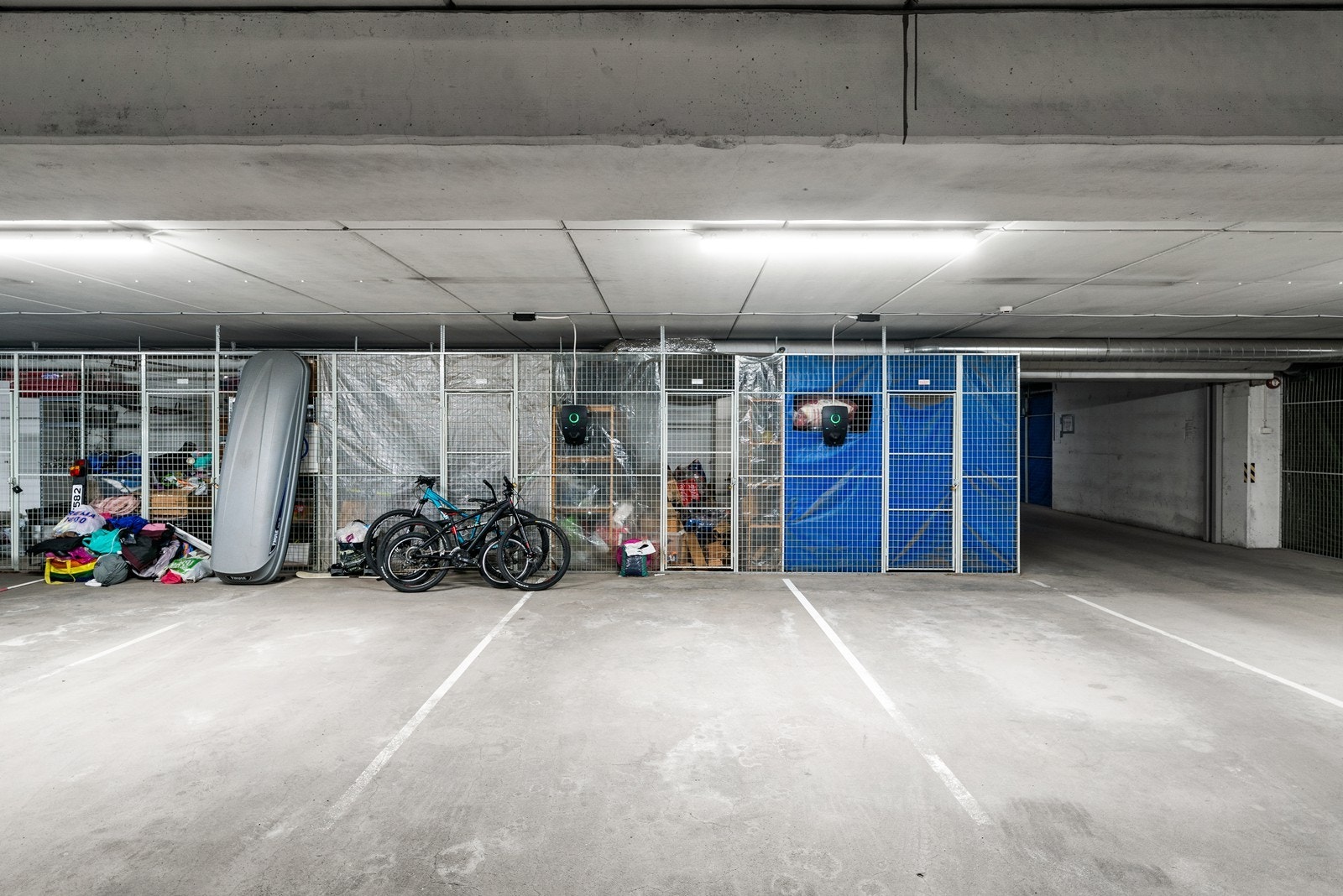Parkering i garasjekjeller Galleribilde